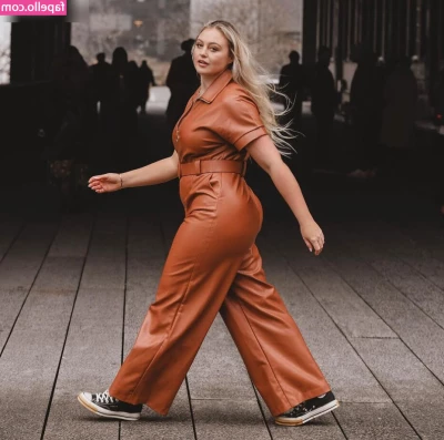 Iskra Lawrence [ iskra-lawrence ] - Wanna see the naked shower version   message me