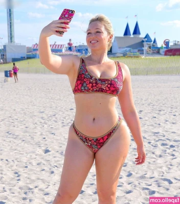 Iskra Lawrence [ iskra-lawrence ] - What a bj   WAS  7 NOW  3 50