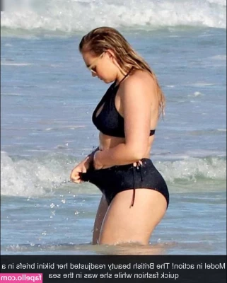 Iskra Lawrence [ iskra-lawrence ] - Might start posting again for fun