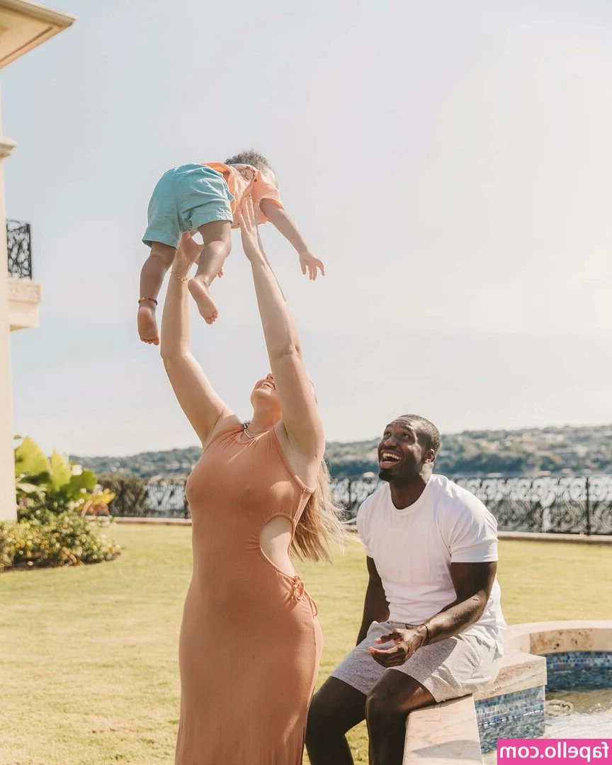 Iskra Lawrence [ iskra-lawrence ] - This may be an old set but I still like it