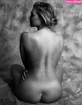 Iskra Lawrence [ iskra-lawrence ] - Part 1 of green lingerie!