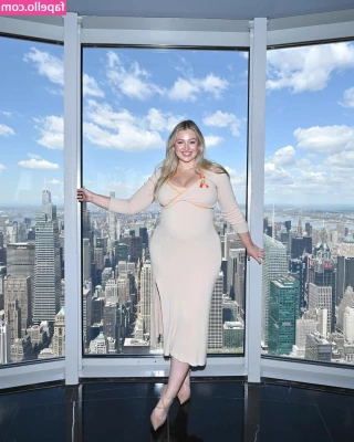 Iskra Lawrence [ iskra-lawrence ] - Shower time  I want someone to wash my back for me