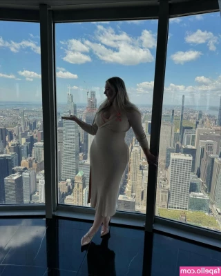Iskra Lawrence [ iskra-lawrence ] - If Pound Town Was A Person