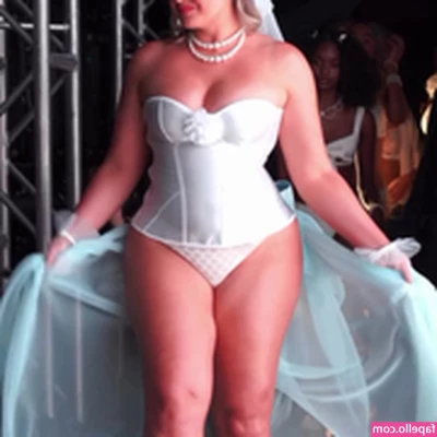 Iskra Lawrence [ iskra-lawrence ] - Here is a little tease video from my recent video. My 2nd ever being