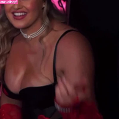 Iskra Lawrence [ iskra-lawrence ] - Thank you to everyone who tipped on the fundraiser   As promised 