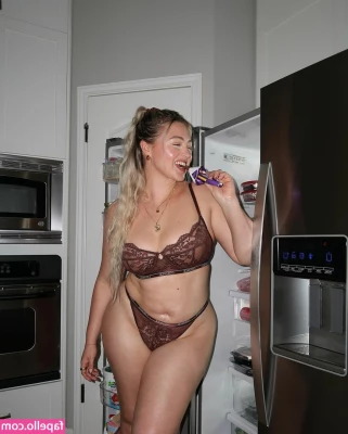 Iskra Lawrence [ iskra-lawrence ] - boobs are the best thing for everyone s day part 1