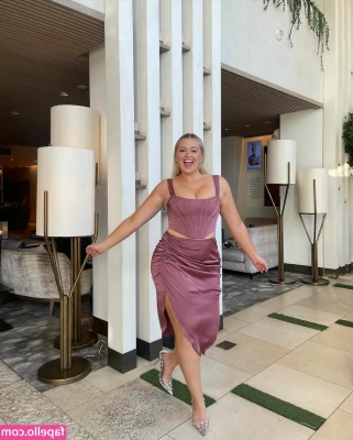 Iskra Lawrence [ iskra-lawrence ] - i'll be as naughty as u want 😏 part 1