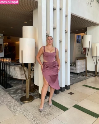 Iskra Lawrence [ iskra-lawrence ] - I ll delete and regret this later  but for no I am sooo horny  I need