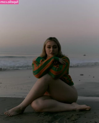 Iskra Lawrence [ iskra-lawrence ] - Get some of my pumpkin spice