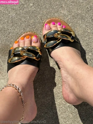 prettyyheelz - First thought