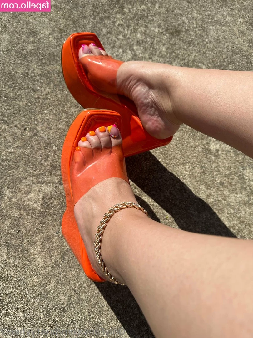 prettyyheelz - not built for the weak 😅