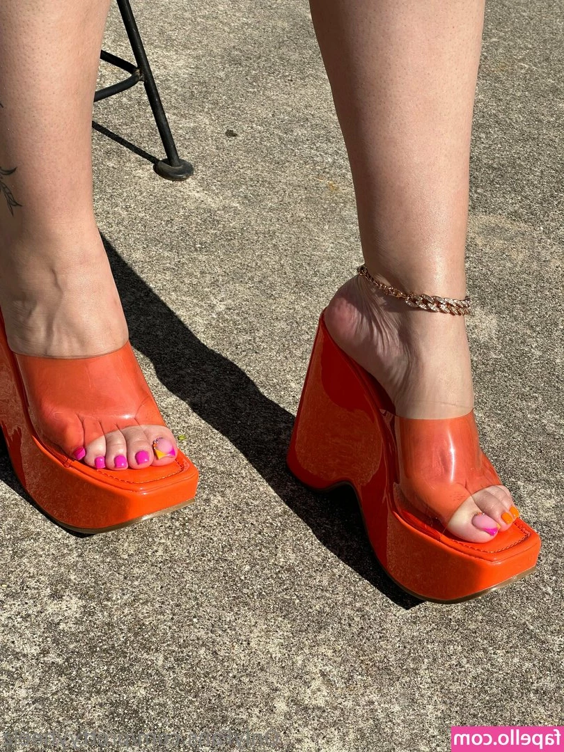 prettyyheelz - Come and fuck me in my ass