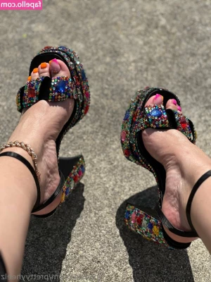 prettyyheelz - Shooting my load onto my fur