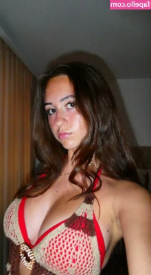 Emi Shaka [ emi-shaka ] - Video in the shower in ibiza for sale ....🐥💦🎬