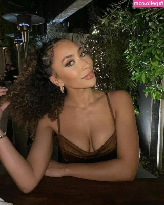 Raven Ross [ raven-ross ] - Should I make a cum compilation? 🤔 💦