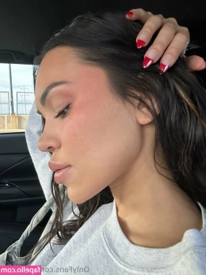 erisonice - I HAVE A FETISHE  I LOVE TO HAVE CUM POURED ON MY TITS AND THEN SUCK