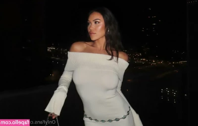erisonice - Do y all like tits or ass