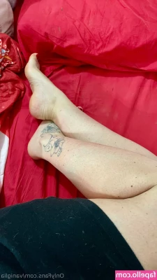 vaniglia - Sarah always wanted to be a model  Now she s Modelling Vic s dick in