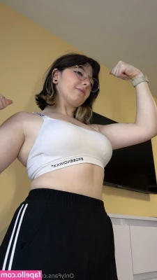 poutyrosee - Play with me  I m Live on Chaturbate now