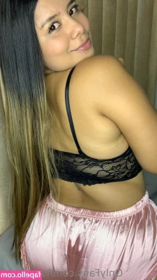 issahot30 - Tootsies love a good pampering Always putting on a show   Wonder what