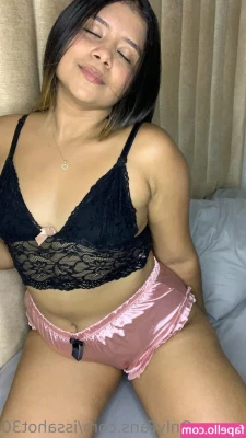 issahot30 - Thigh gap princess 😻