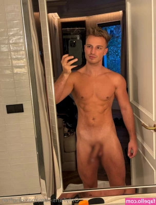 maxkingfree - Sent my #1’s something sweet this morning 🍒 👅