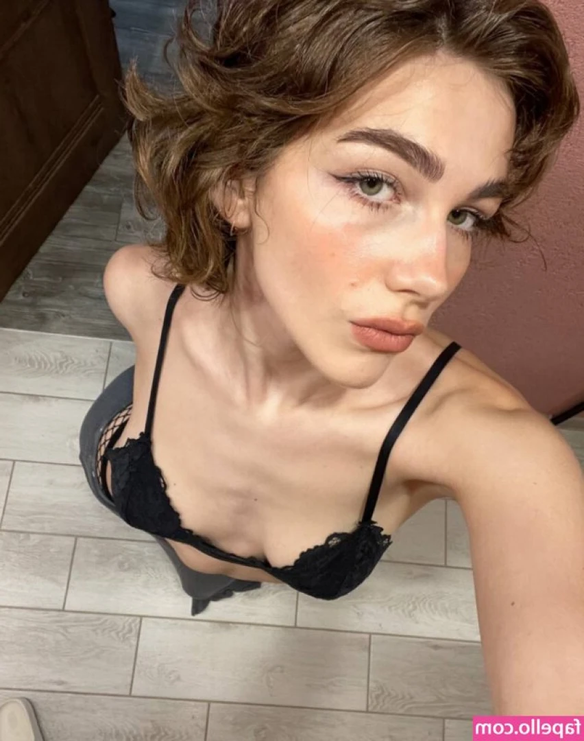 Sofina - let me feel your tongue all over my body 👅