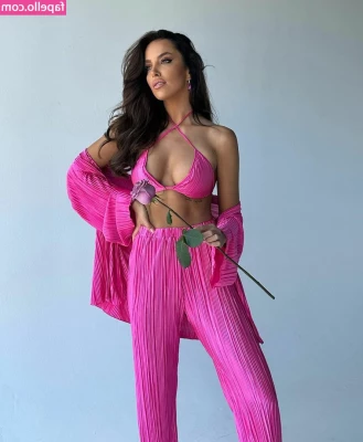 Simona Leskovska [ simona-leskovska ] - hi guys! 💜so i have 3 new things for this video 😊 a new dildo,