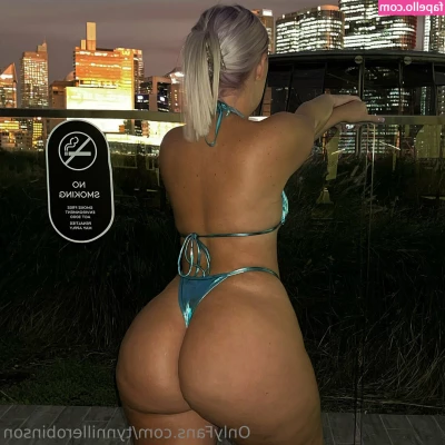 tynnillerobinson - Cute top and jean shorts photoset  I don t wear a bra so you can see