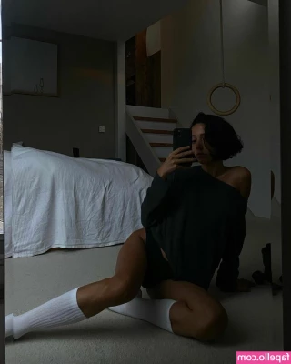 Zeynep Bastık [ zeynep-bastik ] - 📷 3 pics bewbs