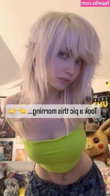 reitoozaru - When you can t reach the tiddies so your homie steps in and lends a