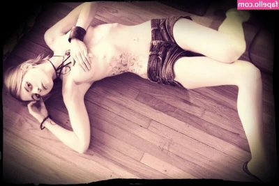 Charm SG [ charm-sg ] - who wants to play with me on my bean bag??