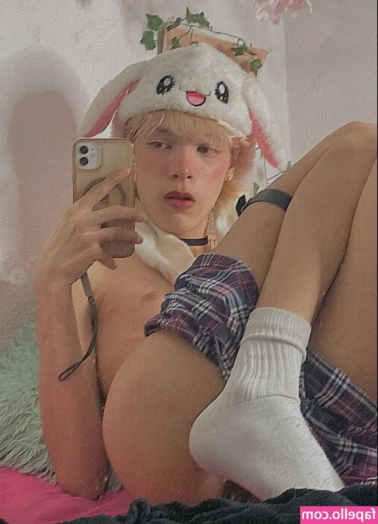 Lukas_bennett [ lukas-bennett ] - Also important question, front or back? 🤭❤️️