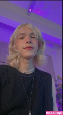 Lukas_bennett [ lukas-bennett ] - 2018 Christmas video with Kayla Coyote 🎁