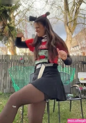 Vici - Working again  Bored outta my mind and I want a cock in my mouth 