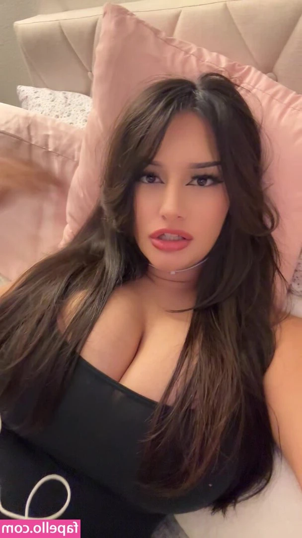 Sienna Silver [ sienna-silver ] - If you've been enjoying me, you know what to do 😚