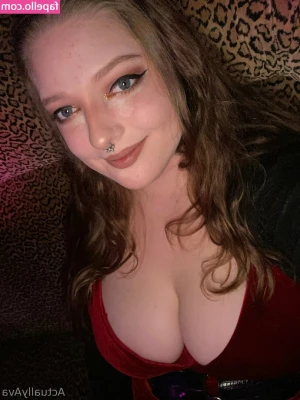 alanaestelle - do you like your asses round and petite?