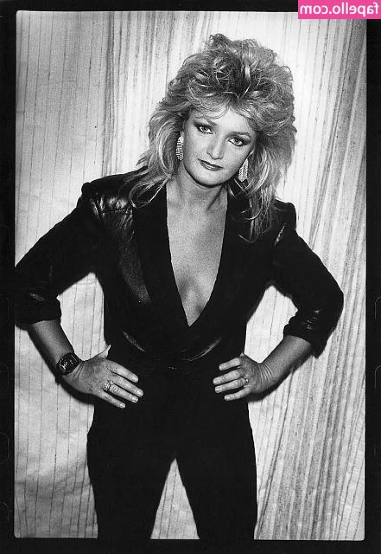 Bonnie Tyler [ bonnie-tyler ] - Looks like I could use an extra hand 🥺