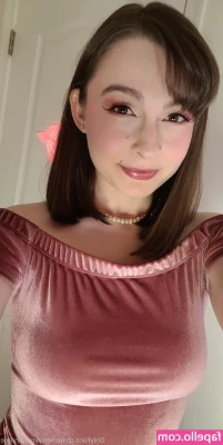 cherryvonfairyfree - Who wants to worship my body in fishnets?