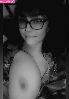 Soheila Clifford [ soheila-clifford ] - My POV, work doesn’t slow me down 😇😇