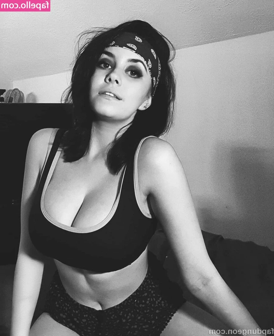 Soheila Clifford [ soheila-clifford ] - Do you also like role-playing games and how do you like my hot