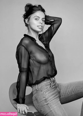 Brooks Nader [ brooks-nader ] - How's this for a sexy throwback? 😍