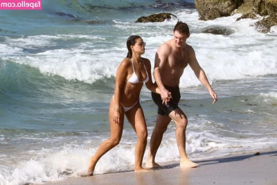 Brooks Nader [ brooks-nader ] - put your face down here so I can wrap it with my thighs