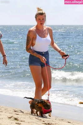 Ireland Baldwin [ ireland-baldwin ] - ohhhh some tiddies I bet you like that, too bad I only have eyes for