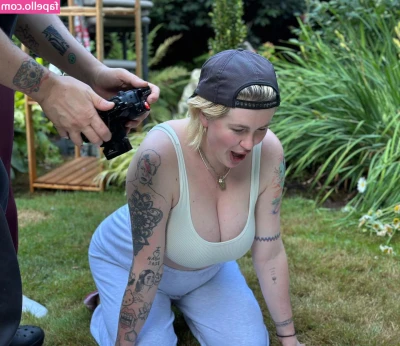 Ireland Baldwin [ ireland-baldwin ] - This dress doesn't cover much! Happy Sunday!