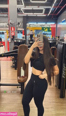 Leticia Rosemberg [ leticia-rosemberg ] - I see you staring baby!