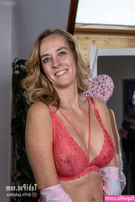 Tabi Poe [ tabi-poe-2 ] - Q: Can you tell me something hot and sexy to make me cum please I'm