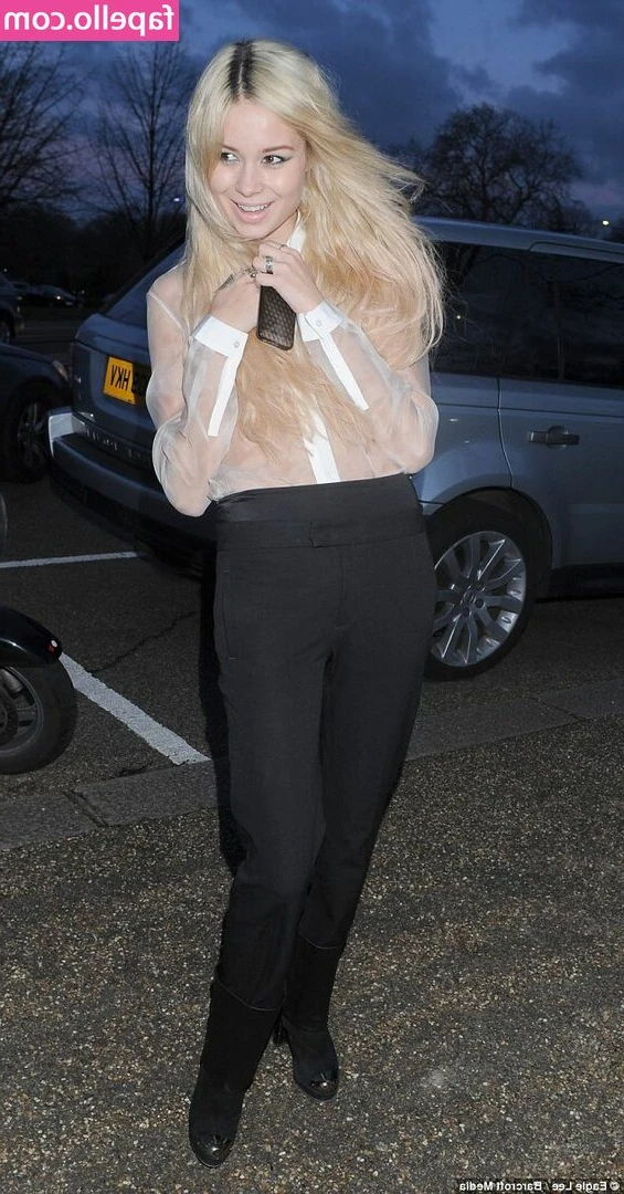 Nina Nesbitt [ nina-nesbitt ] - New movie coming to your box- Busting Out On The Playground