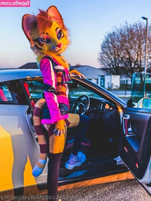 thatyellowkitty [ thatyellowkitty-1 ] - Slide that dick here baby 🍑