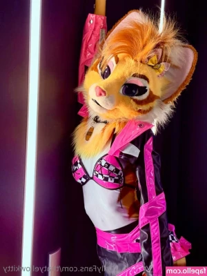 thatyellowkitty [ thatyellowkitty-1 ] - Glorious full moon manifesting so many orgasms for me this year  just